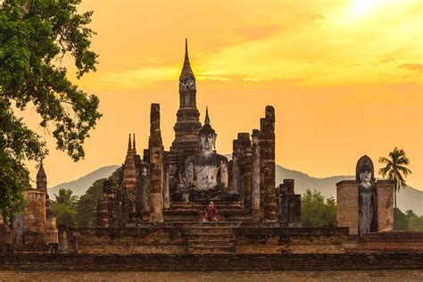 Sukhothai-Kuningaskunnan perustaminen: merkki Theravada-buddhalaisuuden noususta ja Dvaravati-kulttuurin vaikutuksesta 500-luvulla jaa